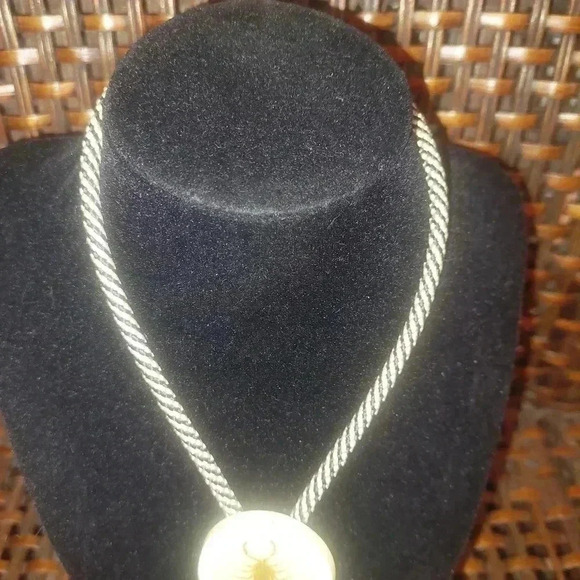 Real Scorpion Bolo Tie Acrylic Lucite Round Black White Cord Western - Picture 6 of 7